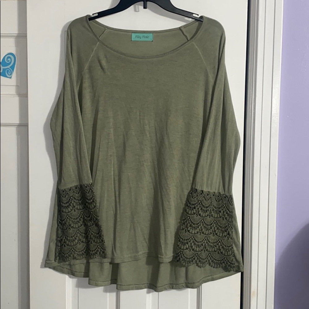 Green long sleeves shirt